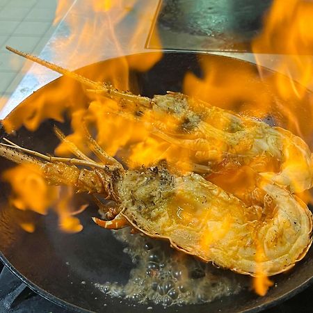 Logis Hotel, Chalets Et Restaurant Les Chatelmines 라브레세 외부 사진
