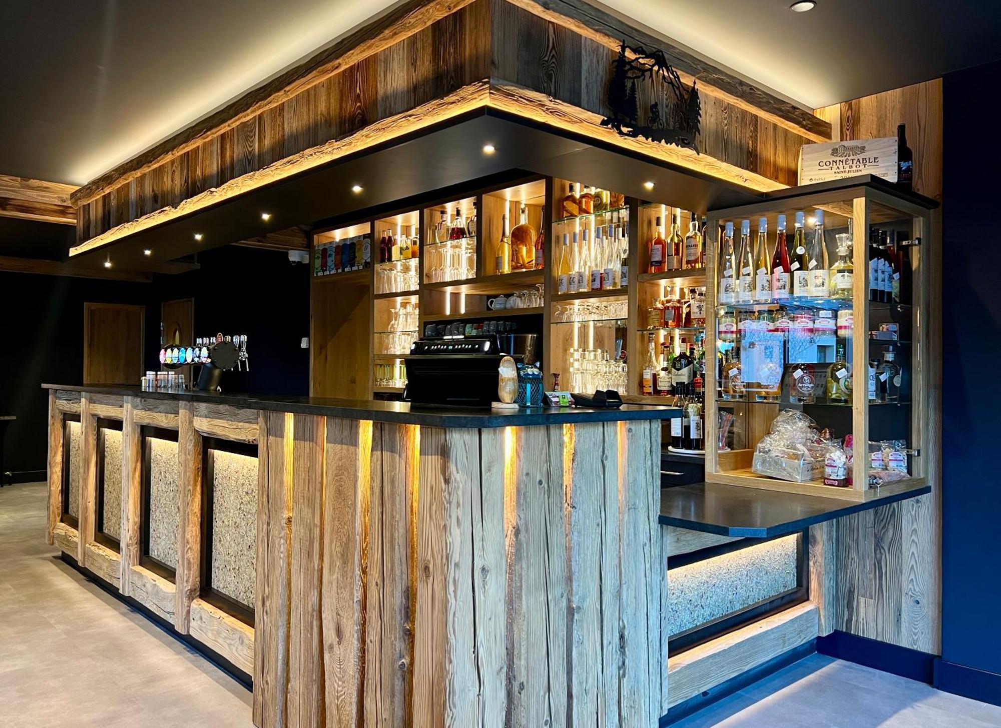 Logis Hotel, Chalets Et Restaurant Les Chatelmines 라브레세 외부 사진
