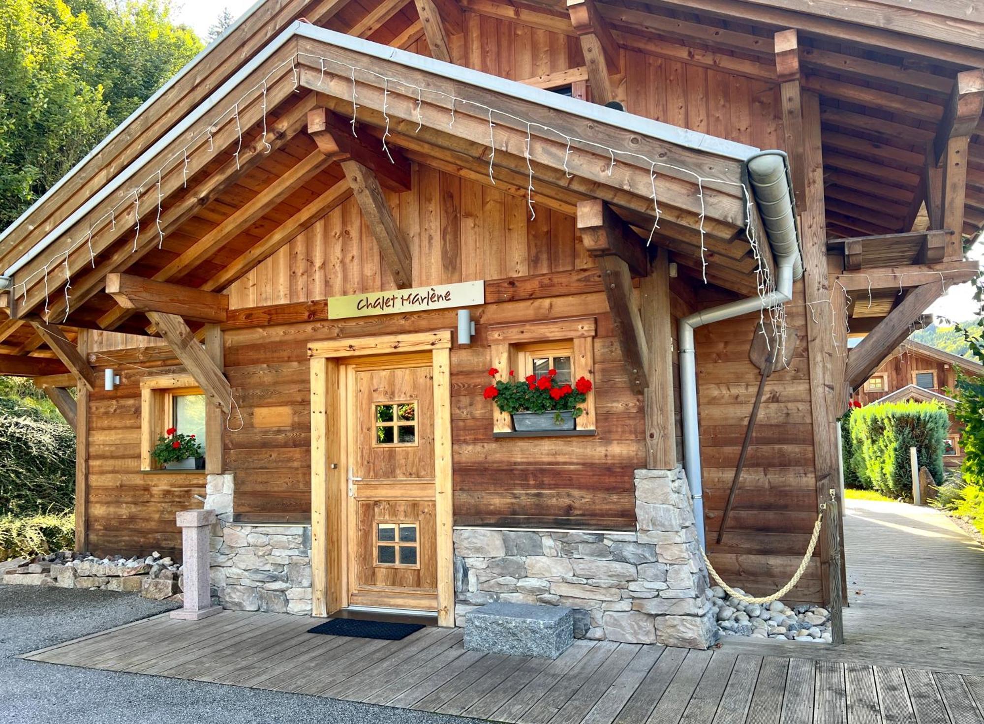 Logis Hotel, Chalets Et Restaurant Les Chatelmines 라브레세 외부 사진