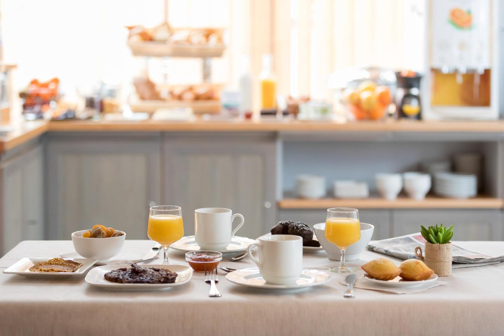 Logis Hotel, Chalets Et Restaurant Les Chatelmines 라브레세 외부 사진