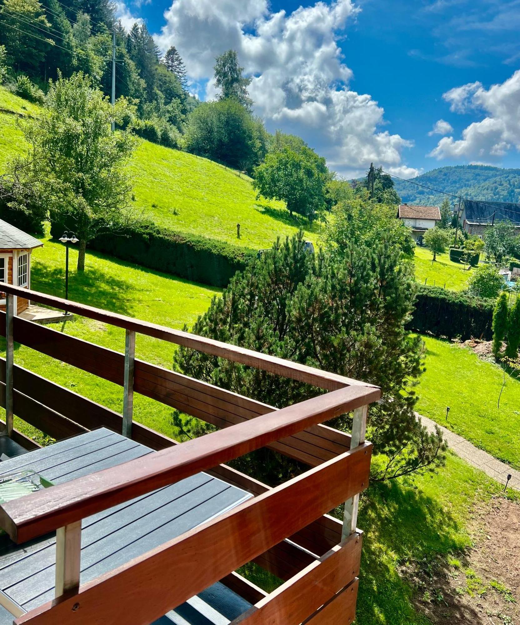 Logis Hotel, Chalets Et Restaurant Les Chatelmines 라브레세 외부 사진