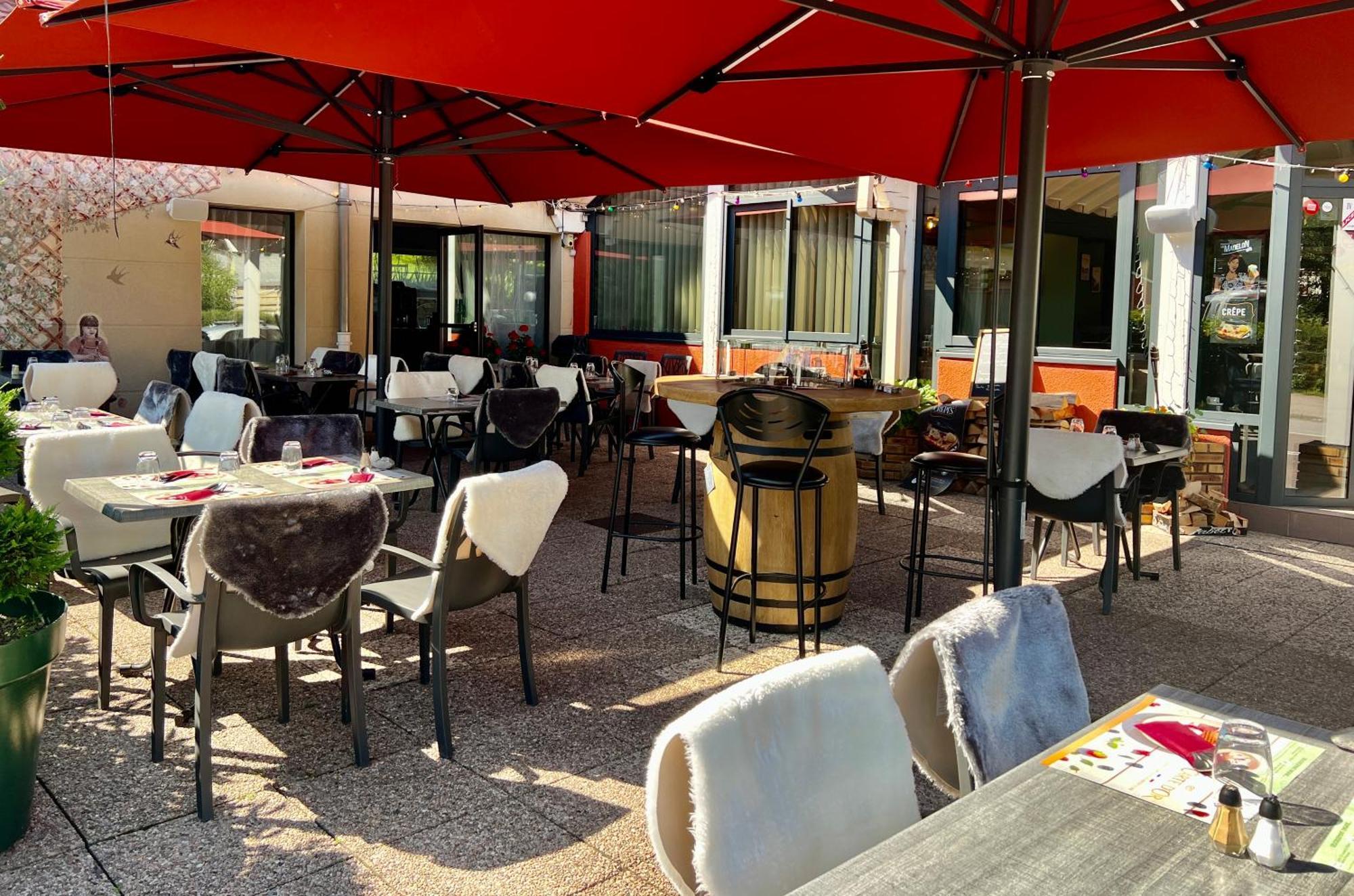 Logis Hotel, Chalets Et Restaurant Les Chatelmines 라브레세 외부 사진