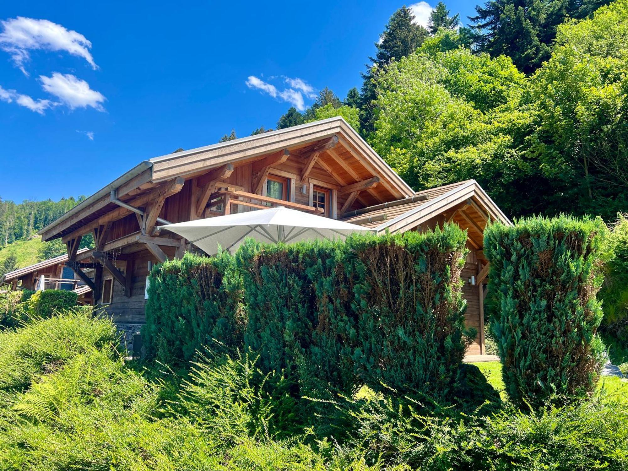 Logis Hotel, Chalets Et Restaurant Les Chatelmines 라브레세 외부 사진