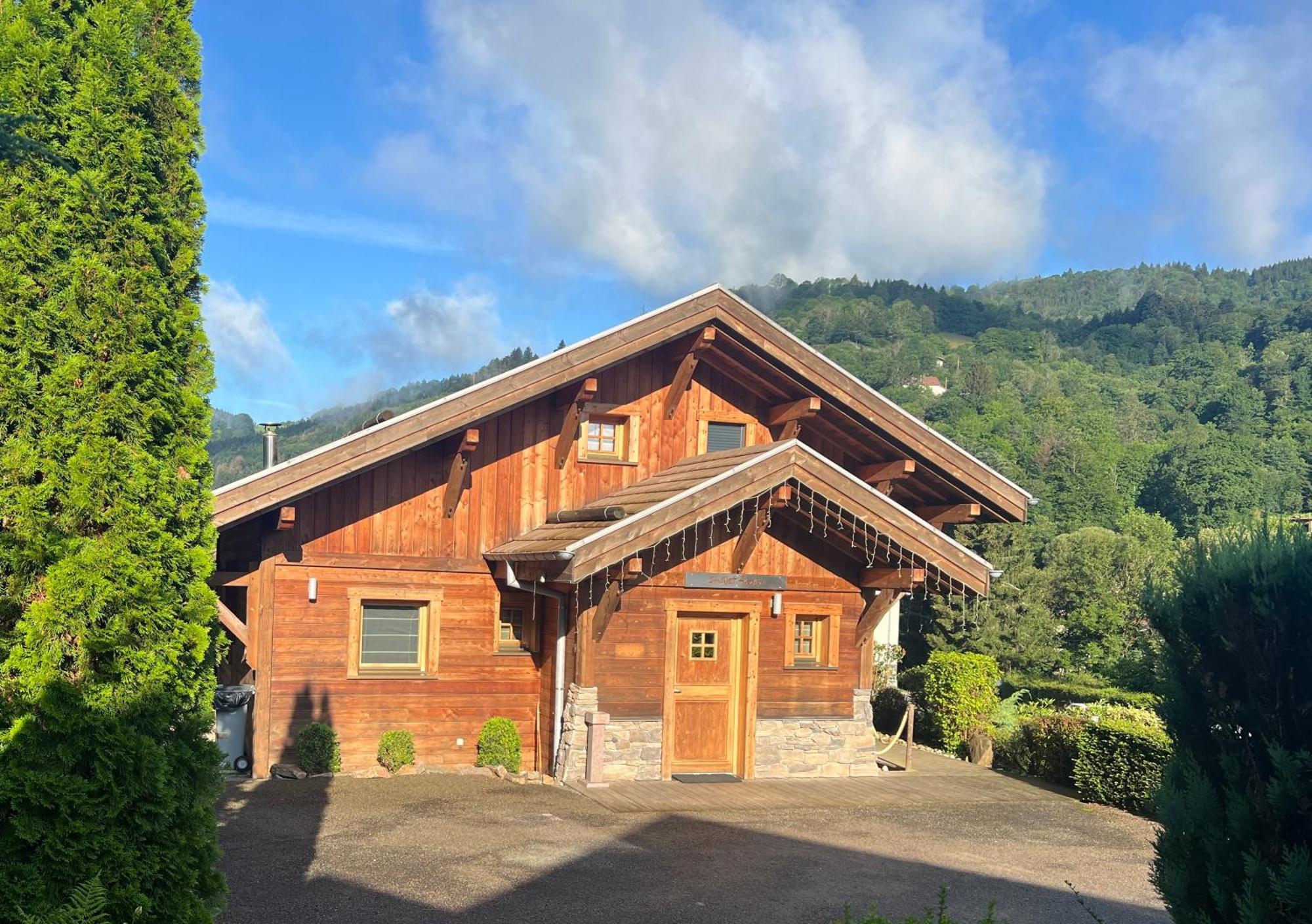 Logis Hotel, Chalets Et Restaurant Les Chatelmines 라브레세 외부 사진
