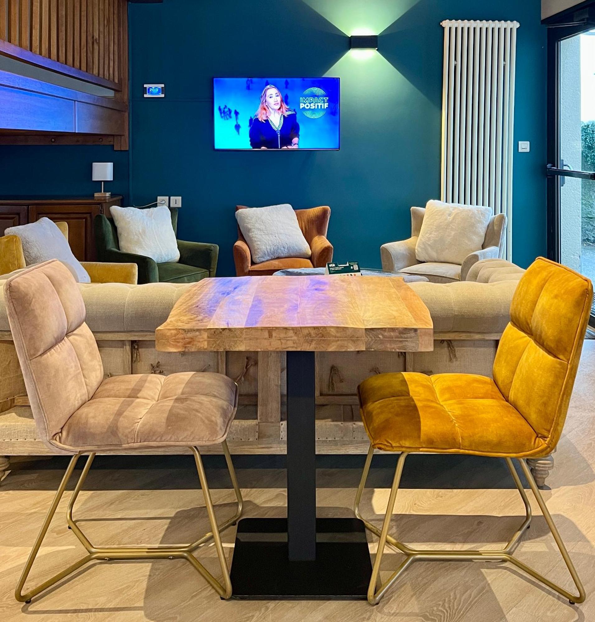Logis Hotel, Chalets Et Restaurant Les Chatelmines 라브레세 외부 사진