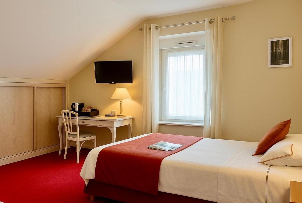 Logis Hotel, Chalets Et Restaurant Les Chatelmines 라브레세 외부 사진